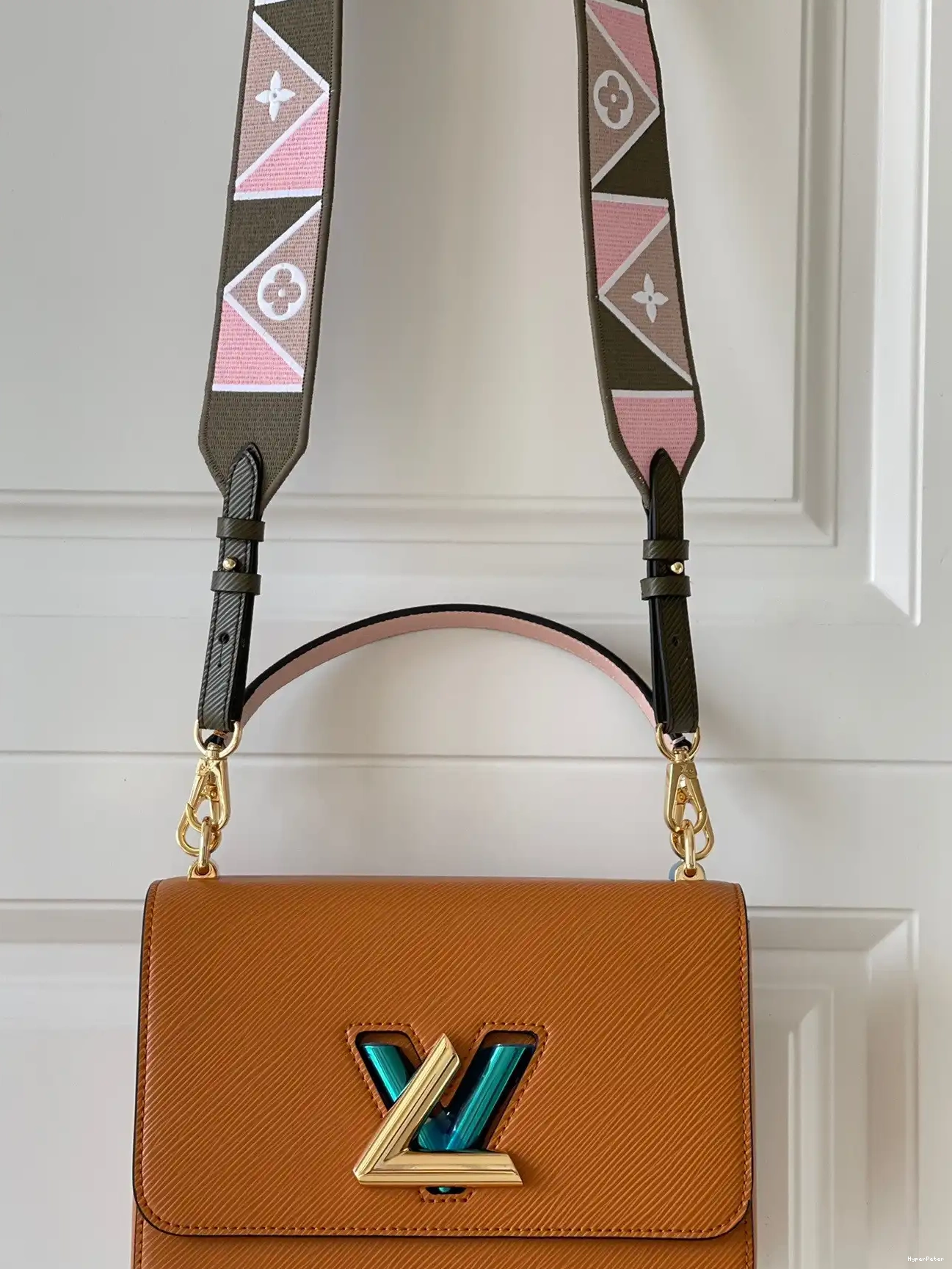 LOUIS MM VUITTON TWIST 0624